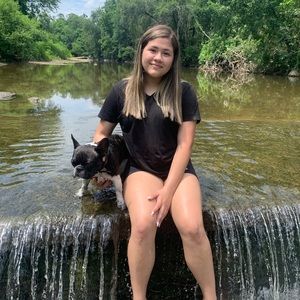 Meet your Posher, Leah